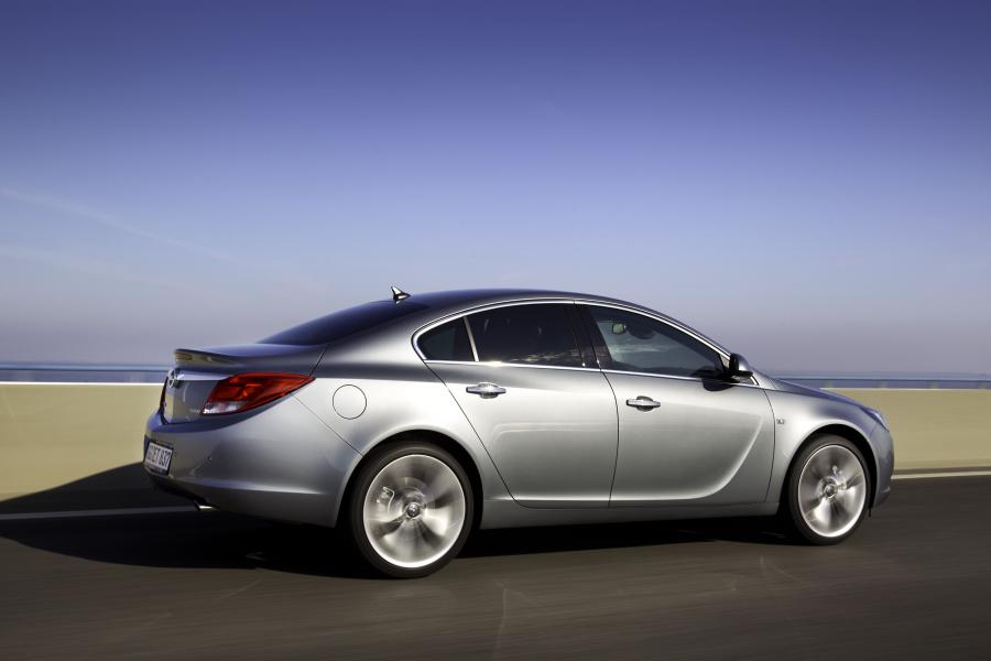  Opel Insignia BiTurbo CDTI 2012 года  (фото 31 из 34)